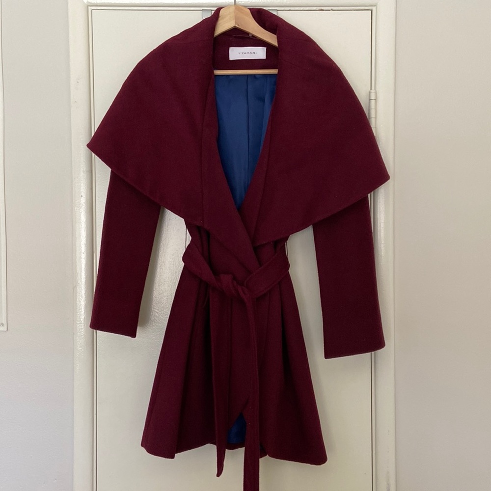 Tahari burgundy wool coat. Size S. Excellent condition!